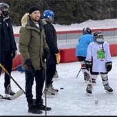 Wild's Matt Dumba hosts kids at MNOVAL- photo courtesy: TwinCities.com